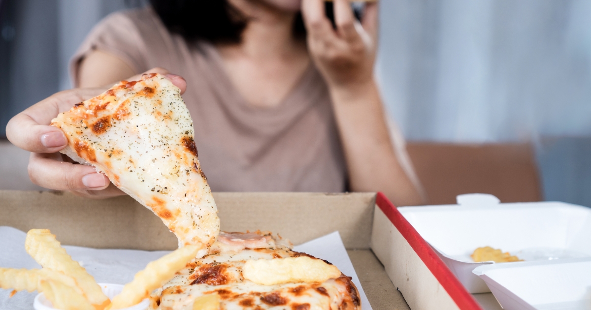 binge eating at night — supporting image 1